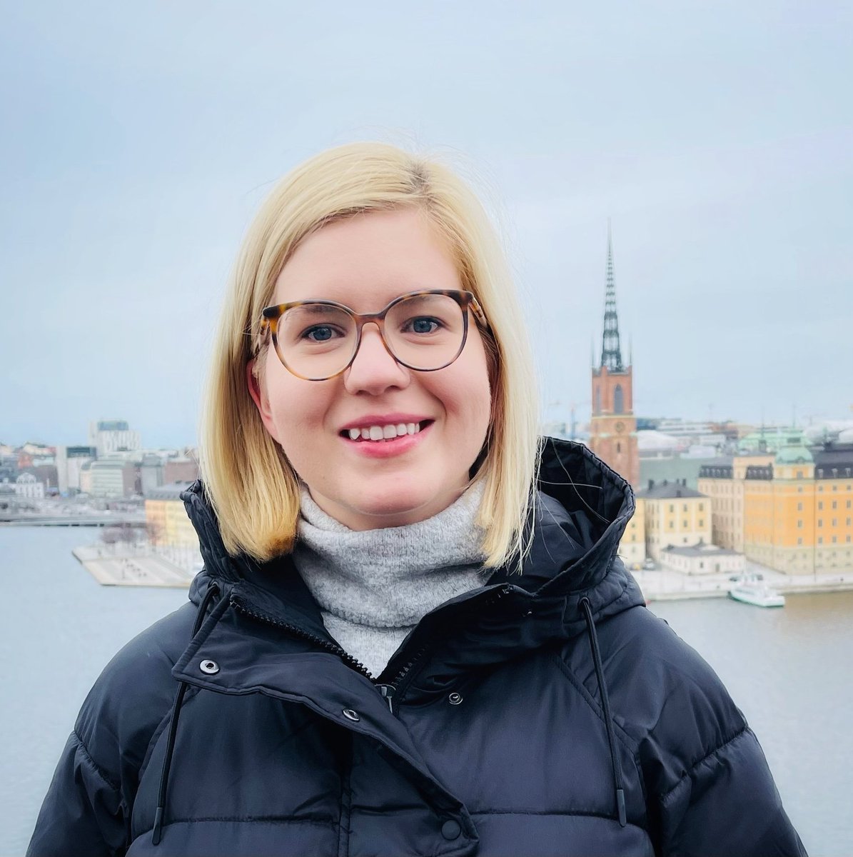 sipponenlab's tweet photo. Saying "hej då" to Theona Șucu who has been visiting us from @OfficialUoM where she is doing her PhD studies in the @GreenMatLab group of Prof. Michael Shaver. Thanks for your amazing drive and team spirit during these past few weeks! Looking forward to our future collaboration. https://t.co/LMy1HDU4x7