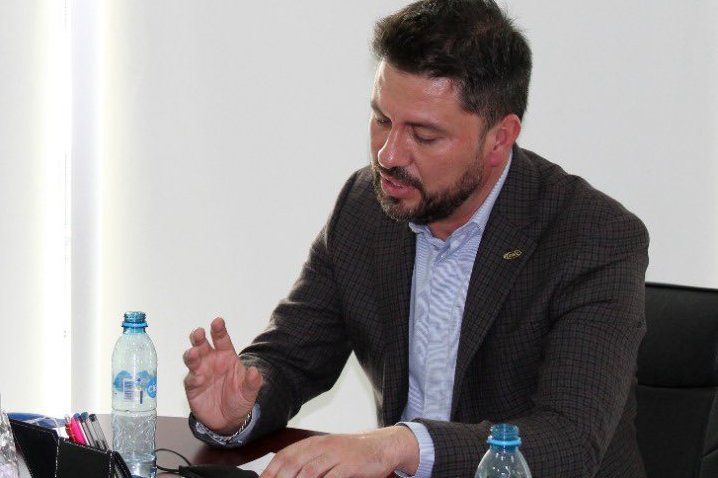 Radioboxmx's tweet photo. Se adeudan alrededor de 200 millones de pesos por parte del Gobierno del Estado a miembros de la @CmicDurango y a constructores locales, informó su presidente, @montelongo_raul.

#Radioboxmx https://t.co/sjG0UYIozL