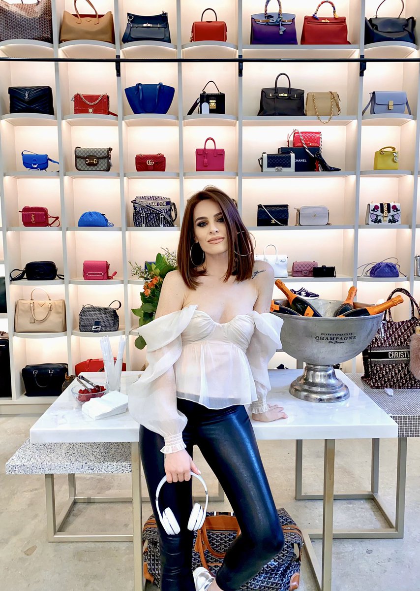 chloemorganlive's tweet image. Mine &amp;amp; Yours 🌸✨
#springevent