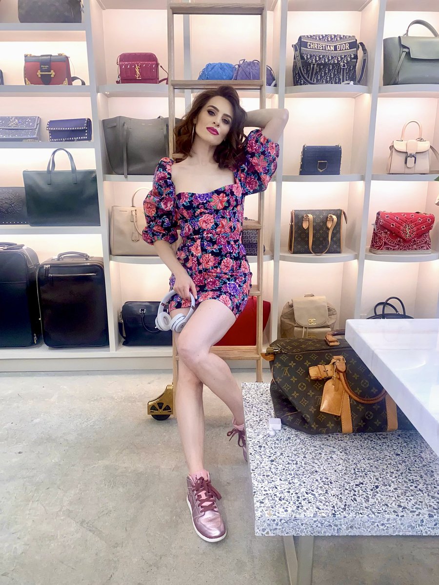 chloemorganlive's tweet image. Mine &amp;amp; Yours 🌸✨
#springevent