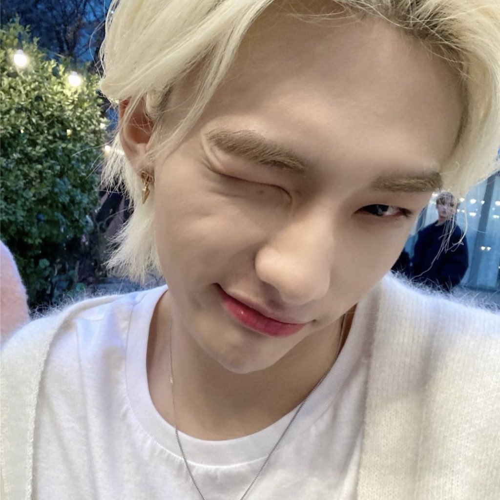 plorystay's tweet photo. #Hyunjin #Chaein
#StrayKids #PURPLE_KISS https://t.co/USEwQhENML