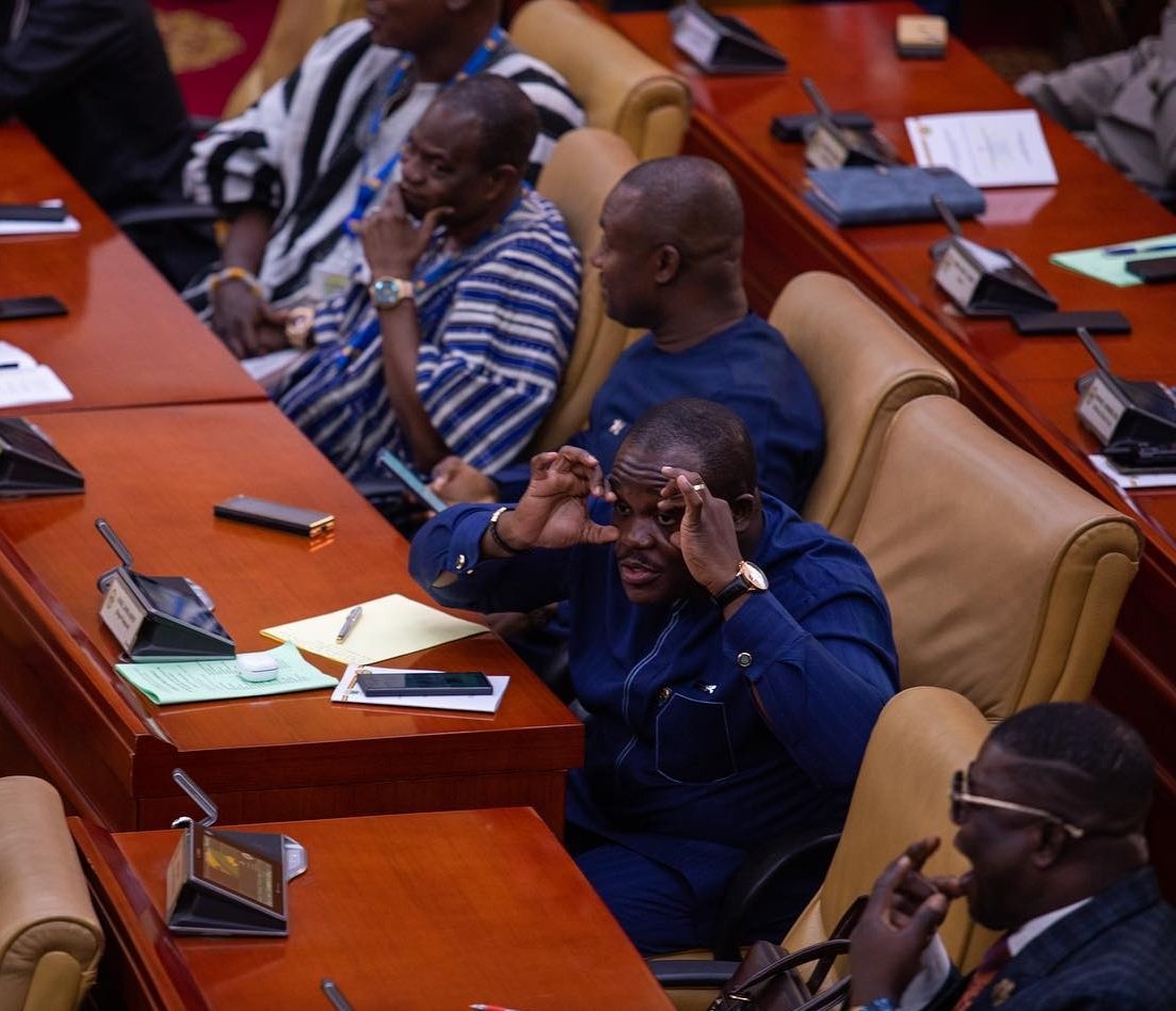 samgeorgegh's tweet photo. Also we realised how the 170 questions he quizzed the late Amissah-Arthur with dwindled to 11 questions yesterday. Even with the 11 questions, he suffereda miscarriage. A rather poor showing for a much hyped 'economic messiah' turned digital goro boy. 6/6

#BawumiaLies https://t.co/54QQU5b8xT