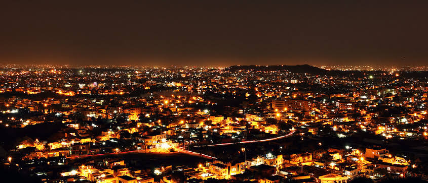 isocialsaint's tweet photo. Beautiful shimmering nights of both capital cities of Telangana and AP 👌 https://t.co/Z9SdeMFyU0