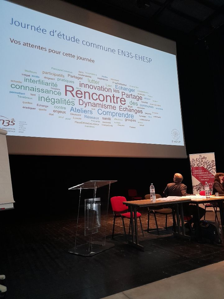 [#FORMATION] Les élèves de l'@ehesp et de l'<a href="/EN3S_officiel/">EN3S</a> étaient réunis aujourd'hui pour un séminaire commun sur le thème « Réduire les #inégalités de #santé ». Une journée d'échanges pour favoriser les liens inter-écoles autour d'un sujet majeur de #santépublique.