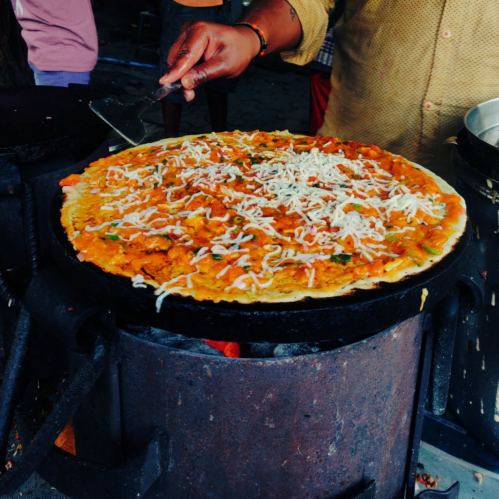 PLidhoo's tweet image. Food is the best way to converse with a new city, a new home. Say hello to my first Jini dosa. 

#Satiated #Bombay