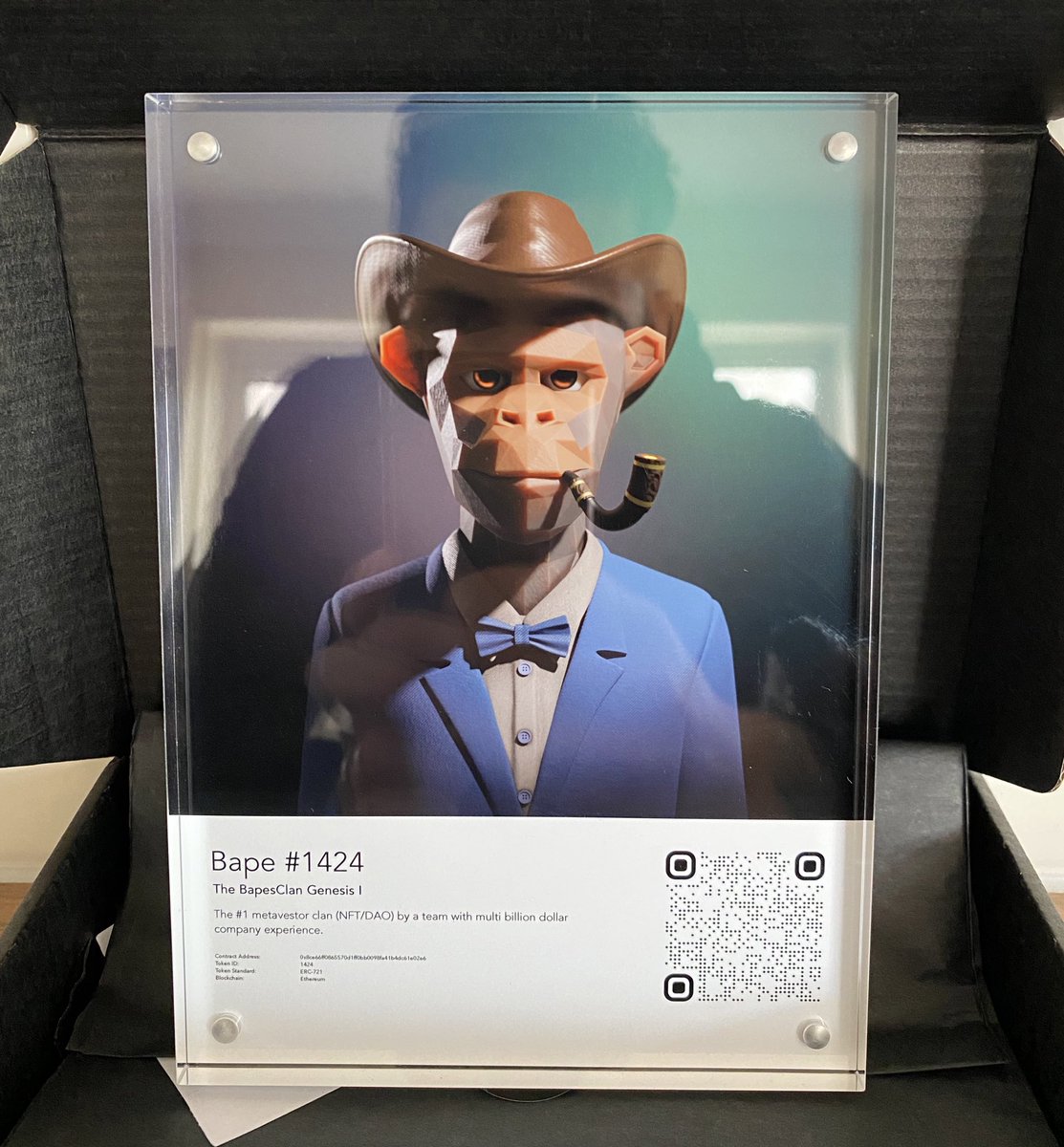 MrDusfim's tweet photo. @bapesclan #1424 Looking 💣 Thank you @MyPhysicalNFT 🐵🤠

#metavestor #NFTs #bapesclan #StakingRewards https://t.co/7Wy1ckIPID