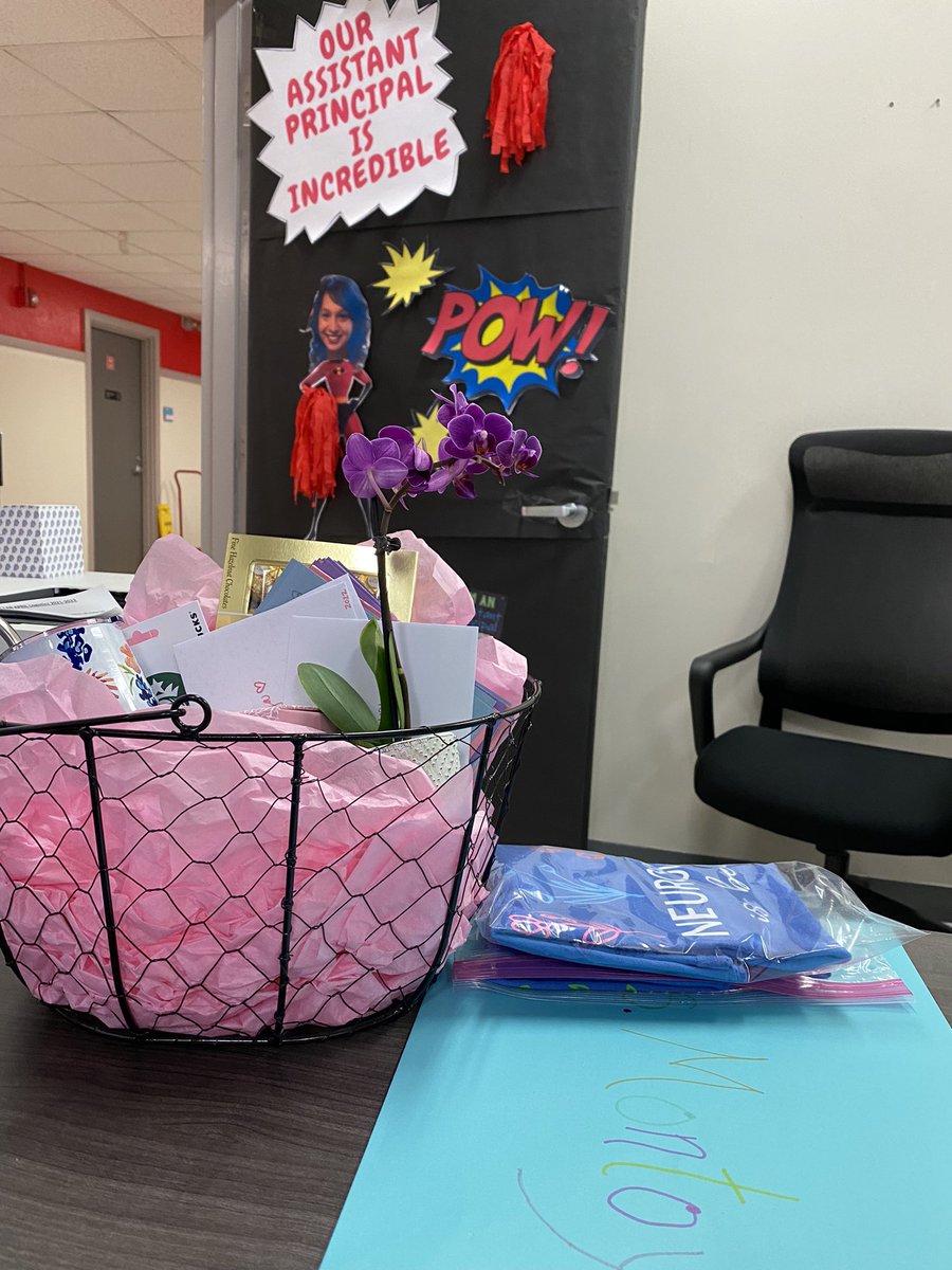 Feeling blessed! Lucky to serve the awesome students &amp; staff at <a href="/PughRamsHISD/">Pugh Elementary</a>  ❤️ Thank you everyone for making me feel special this week! #APWeek22 @MsArguelles_ <a href="/ms_drodriguez/">Dalia Rodriguez</a> <a href="/MsJasmineAli1/">Ms. Ali</a> <a href="/TheMrInfante/">Anthony Infante, M.Ed</a> @eli_matehuala <a href="/MrGarza_/">Gilbert Garza</a> <a href="/MsLopezTeach/">Lisset Lopez</a> <a href="/MsMartinezG/">Claudia Martinez</a> <a href="/EricaMGil/">Erica Gil</a>
