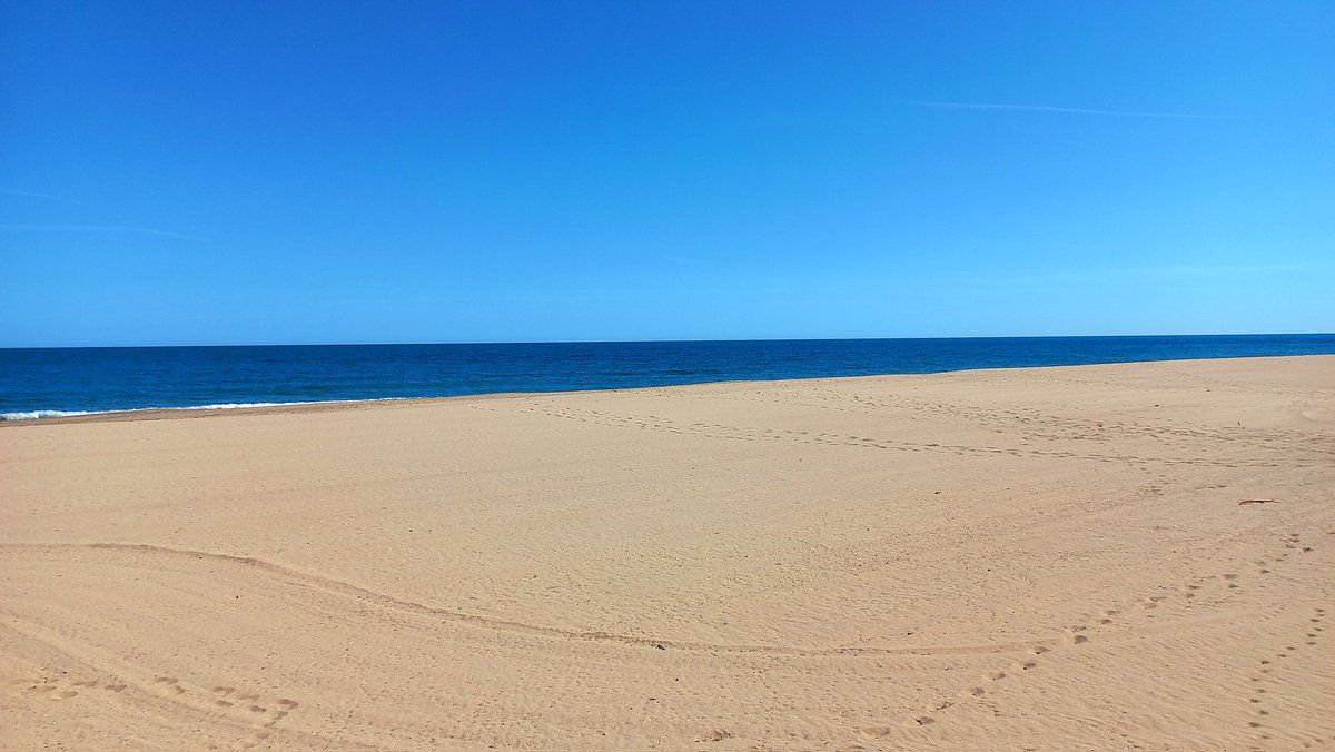emmab212's tweet photo. Horizonte azul #playacristal #miamiplatja #costadaurada https://t.co/lXPwo2VrLG