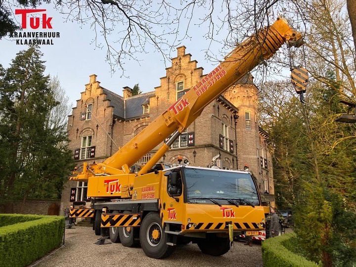 tukkraanverhuur's tweet photo. Kasteel Crabbehof - Dordrecht

Fijn weekend allemaal. 
Maak er weer wat moois van met elkaar!

📸: Wilko en John. 

#Tuk #TakelTuk #TukKraanverhuur #Liebherr #LTM1100 #Dordrecht #KasteelCrabbehof #TUINIERENmethoofdletters

https://t.co/DQco6QhXLJ https://t.co/Vq3EE74PAw
