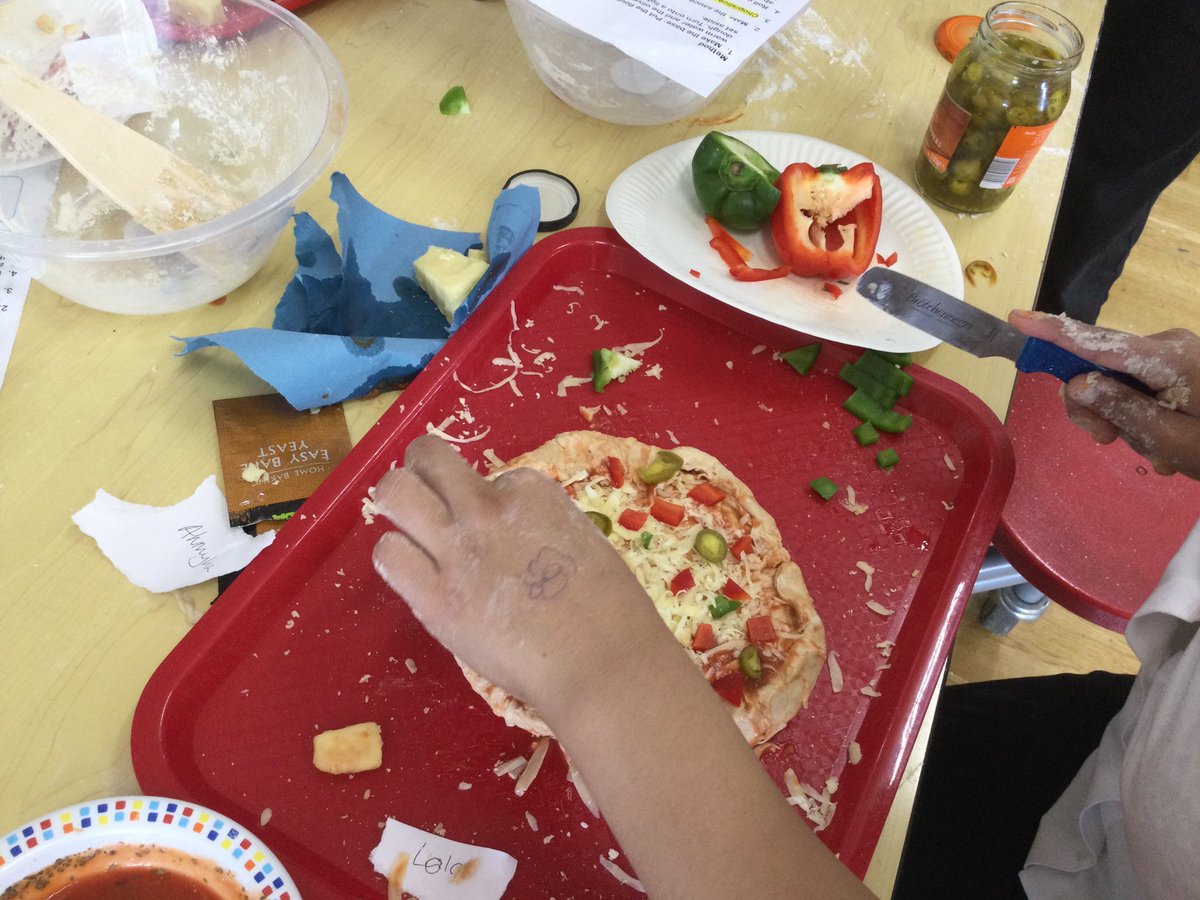 FeatherstoneYR6's tweet photo. A brilliant end to the half term - pizza making! Have a lovely break Year 6 😃 https://t.co/O5glwL1a2y