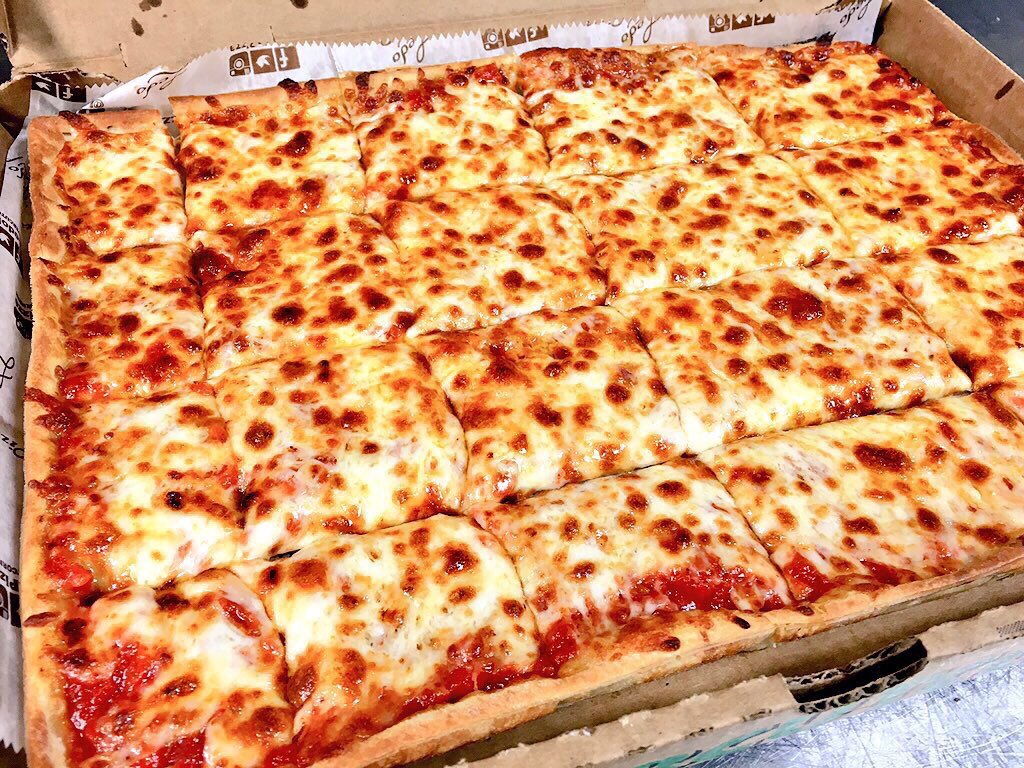 ‼️ #FridayFeeling GIFT CARD GIVEAWAY ‼️

RETWEET &amp; FOLLOW to be
entered to win a
🤑 $100 #LedoPizza Gift Card!

1 winner picked at 10pm on 4/8/22

You look hungry! Order Online:

Order.LedoPizza.Com