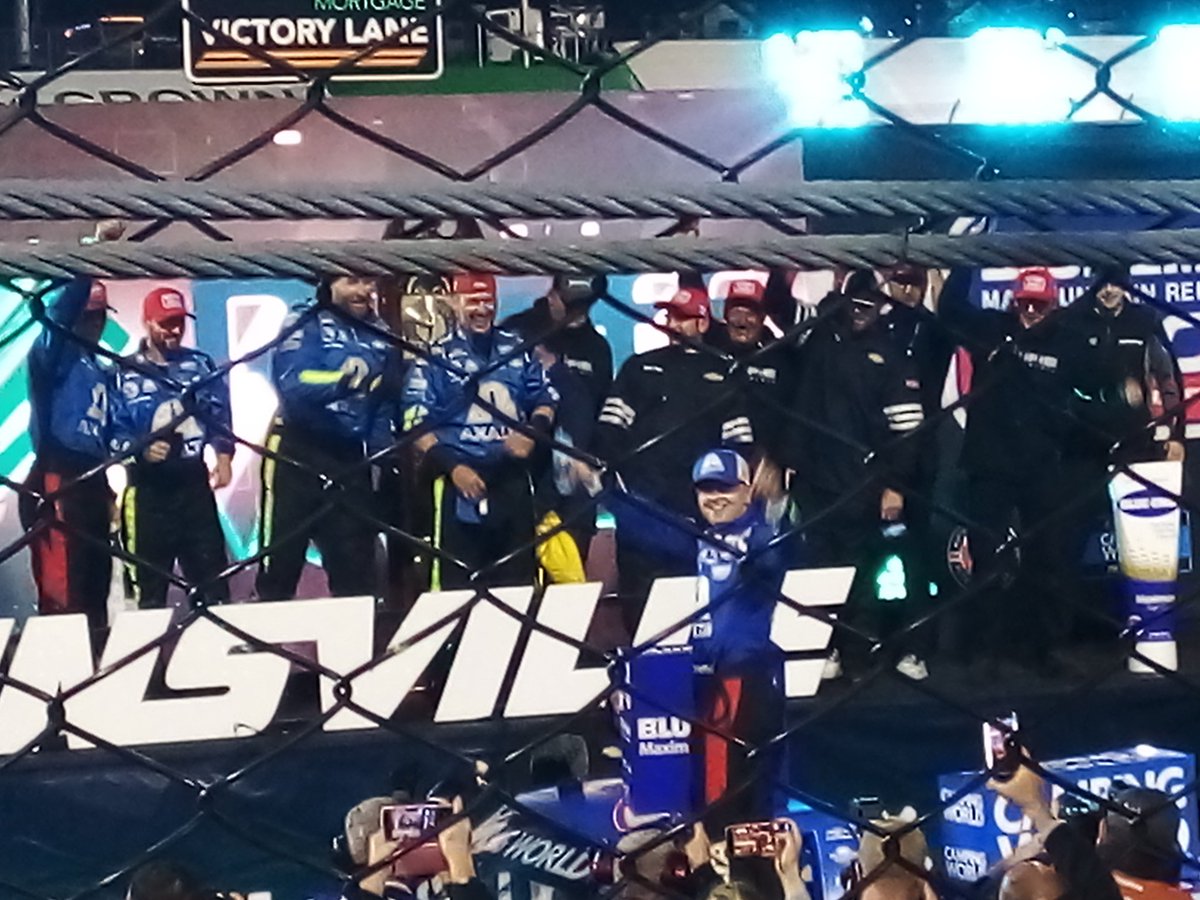 KamrenKSG's tweet photo. Last night was fun #NASCAR #NASCARTruckSeries #MartinsvilleSpeedway https://t.co/sAFOyNpkMB