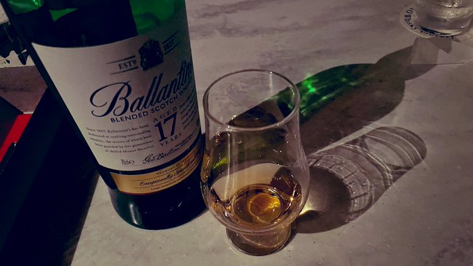 自分では買わないウイスキー飲めるからいい 