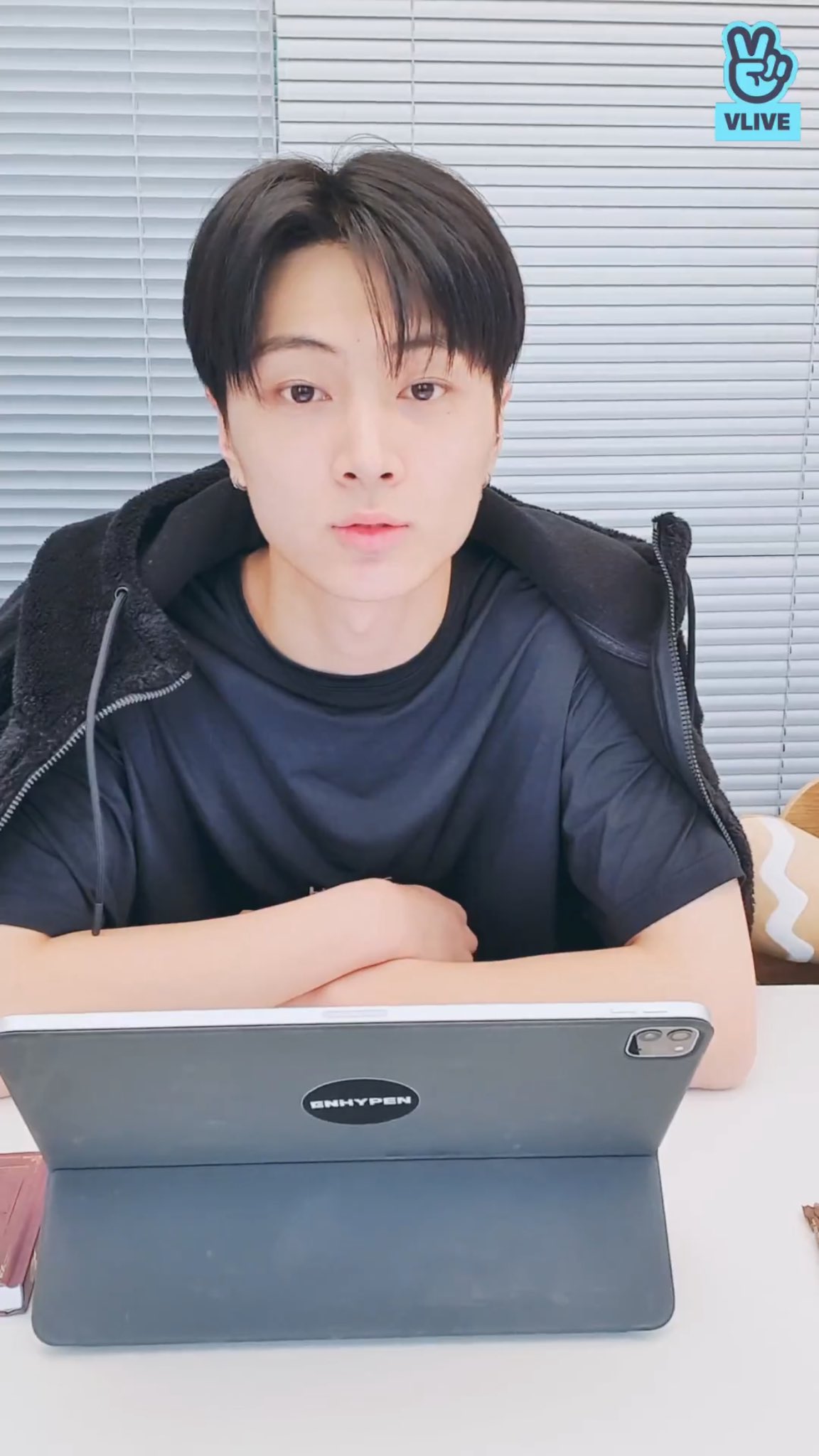 ENHYPEN UPDATES on Twitter: "[ADMIN: Also, since the submissions & his