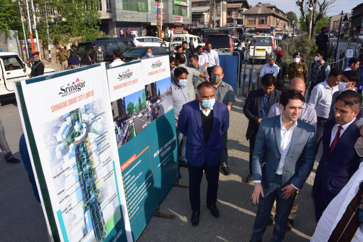 sclsrinagar's tweet photo. Hon'ble LG @manojsinha_ Sir laid Foundation Stone of 5 major projects planned by Srinagar Smart City which will transform Srinagar City. The ceremony was attended by Hon'ble @MayorofS, Chief Secretary JK Principal Secretary HUaDD, DIG Police JK, DivComK, DC Srinagar &amp; CEO SSCL https://t.co/MdDJXYydNE