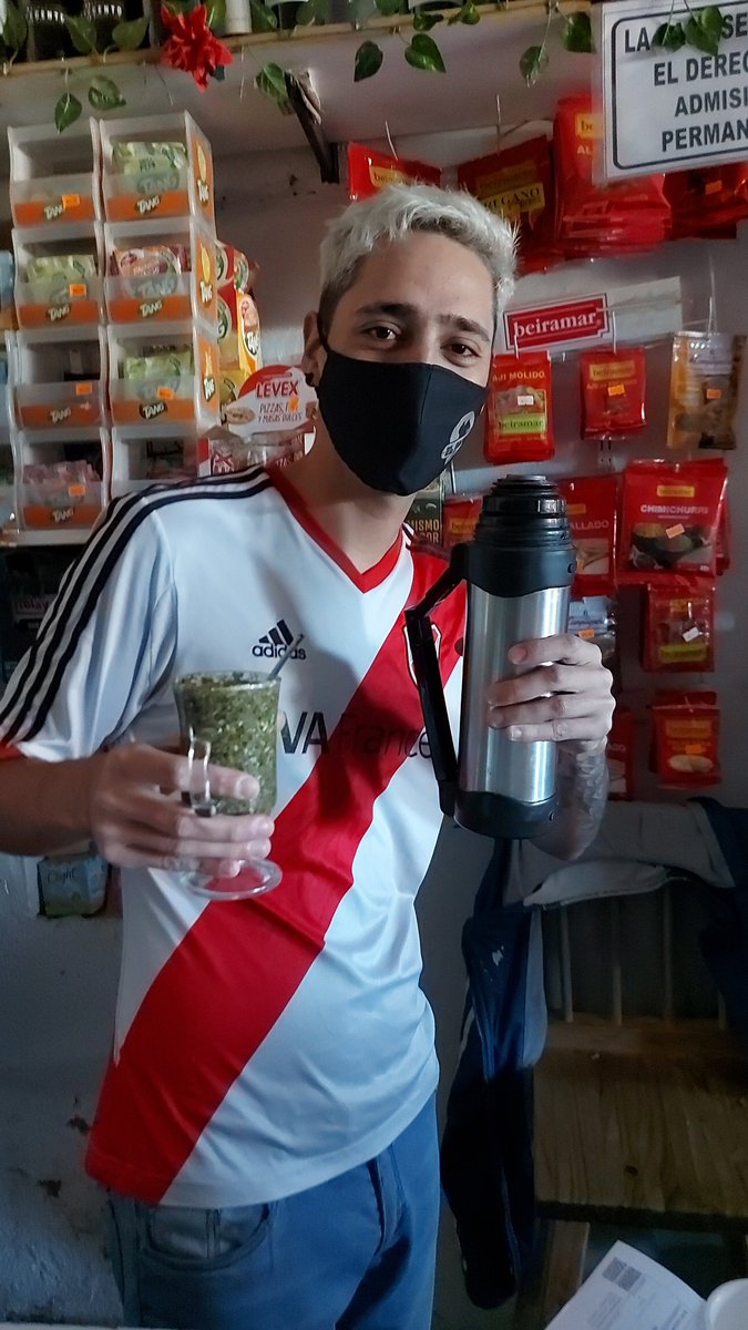 ottee3d's tweet photo. @richardxfranco @profebiogds JAJAJAJAJA holaaaa https://t.co/CmvxaOcffZ