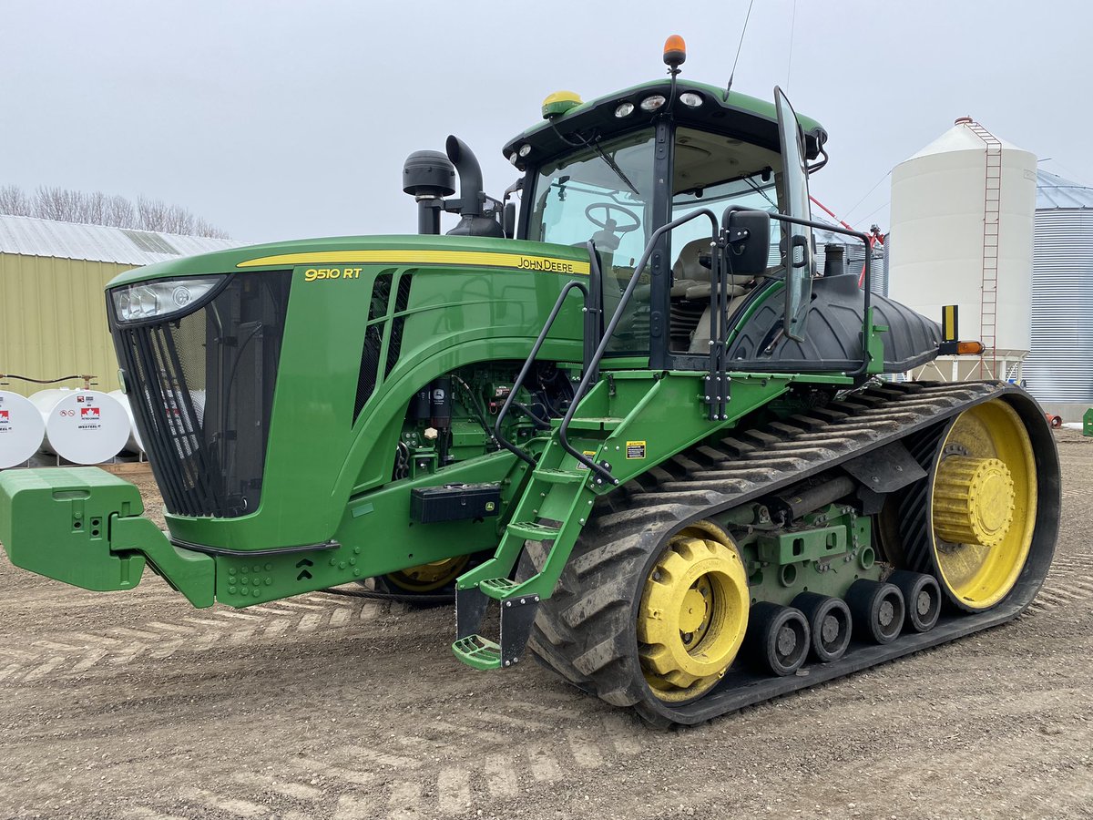 mcfarmer4's tweet photo. For sale. 2013 9510RT, 4700 hrs, heavy tracks, poly mid rollers. High flow, pto, big steer pump, wide swing drawbar, tow cable, deluxe cab, fully loaded.        $275,000 https://t.co/msh49AkgFE