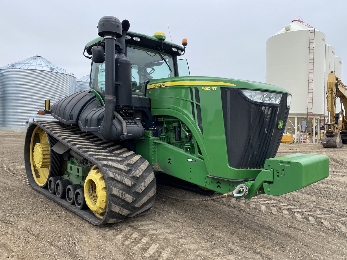 mcfarmer4's tweet photo. For sale. 2013 9510RT, 4700 hrs, heavy tracks, poly mid rollers. High flow, pto, big steer pump, wide swing drawbar, tow cable, deluxe cab, fully loaded.        $275,000 https://t.co/msh49AkgFE
