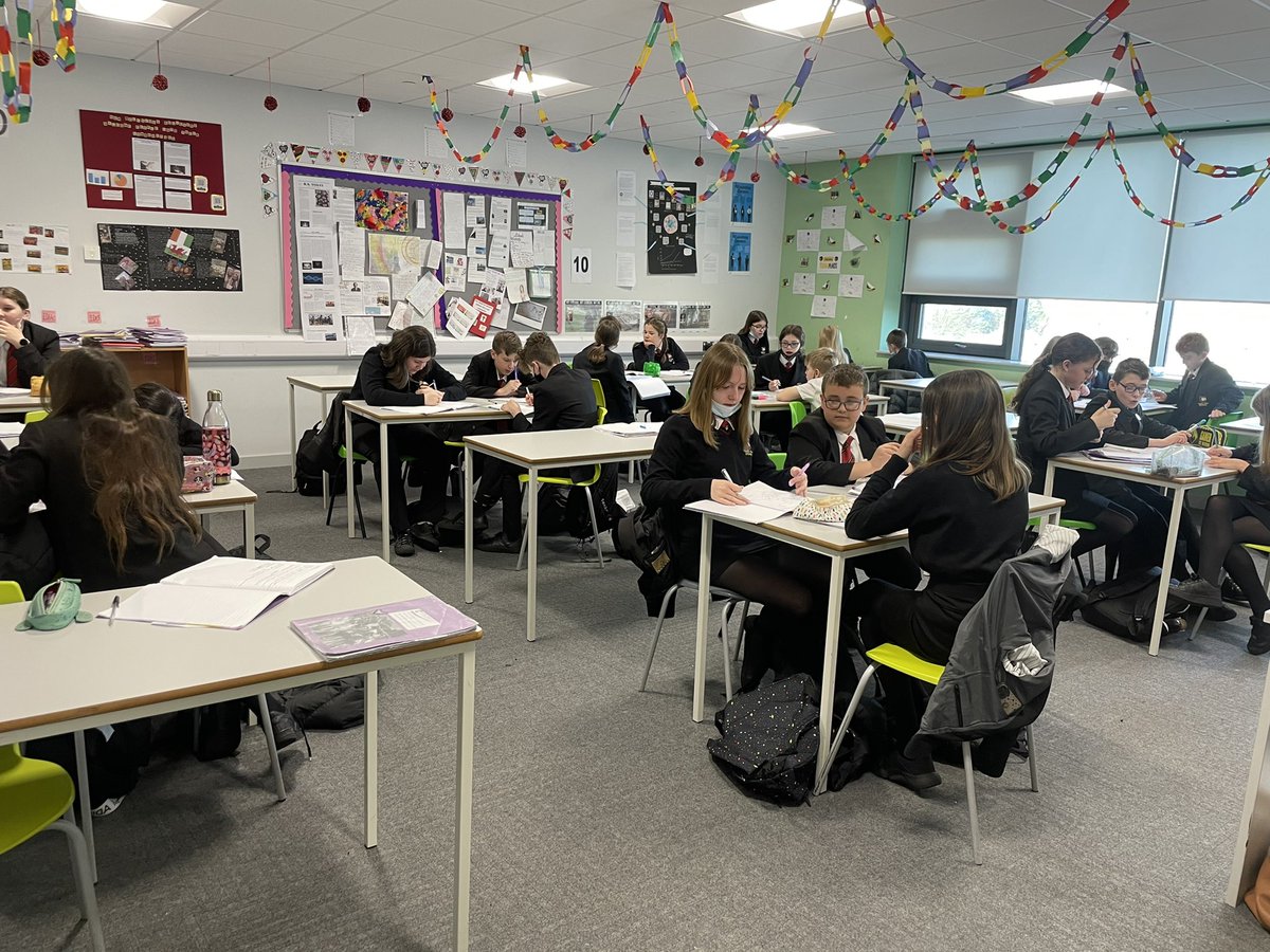 YCB_RS's tweet image. 7I discussing communities they belong to this morning👩🏻‍🏫