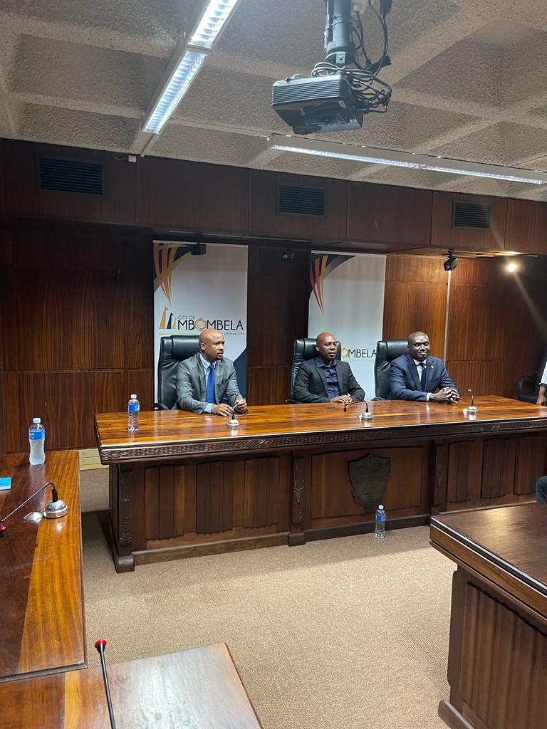 GhanaHighComSA's tweet photo. H.E Charles Owiredu and his team paid a courtesy call to the Office of the Executive Mayor of Mbombela in the Mpumalanga Province on 6th April 2022. https://t.co/6uvhlYYKku