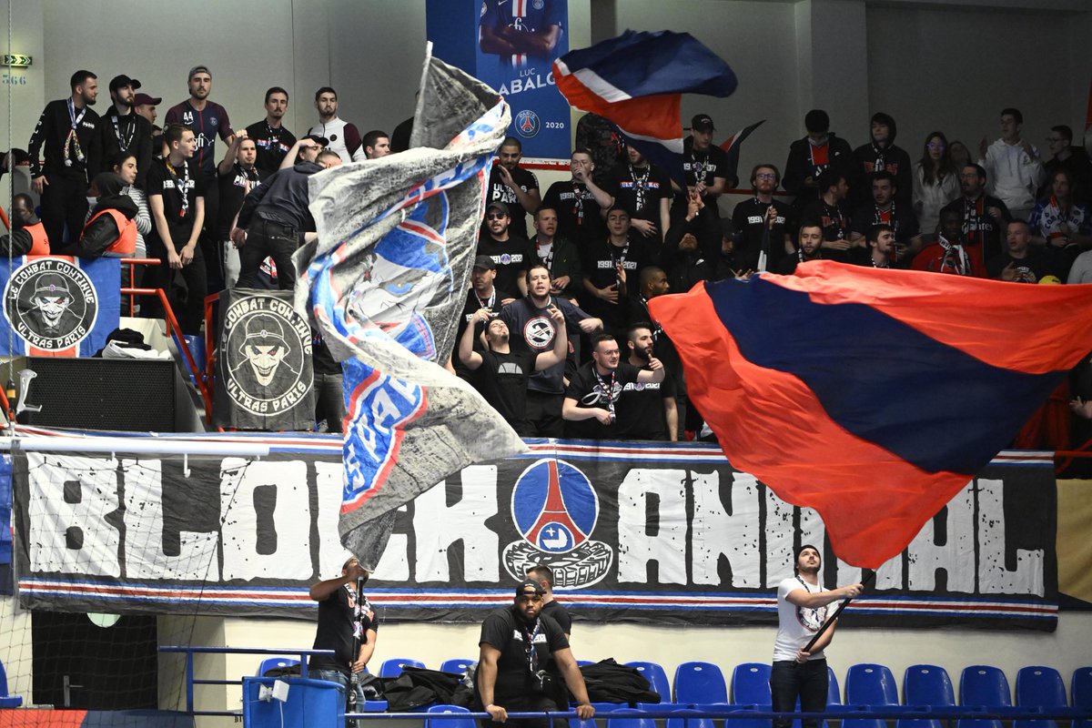 Ultras France tweet media