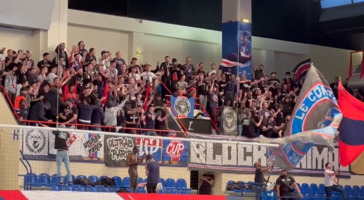 Ultras France tweet media