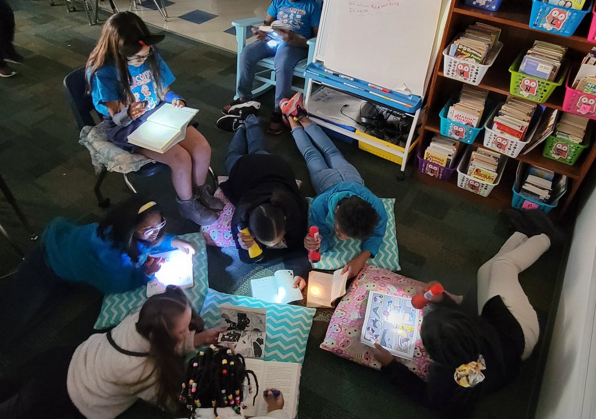 'Flashlight 🔦 Friday'  to help increase our reading stamina. 📚 
#readingfun #welovereading 
@MsHo_LAV <a href="/LAV4thGrade/">LAV4thGrade</a> <a href="/LaVillitaElem/">La Villita Elementary School</a>