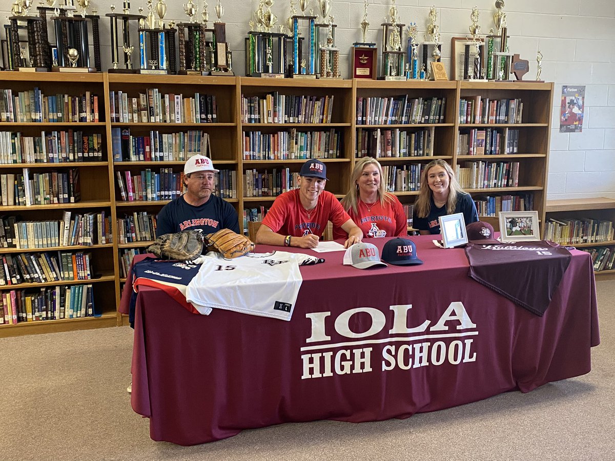 IolaBaseball's tweet photo. Congratulations @clayton_815 on signing to Arlington Baptist University! https://t.co/vhweT43bg8
