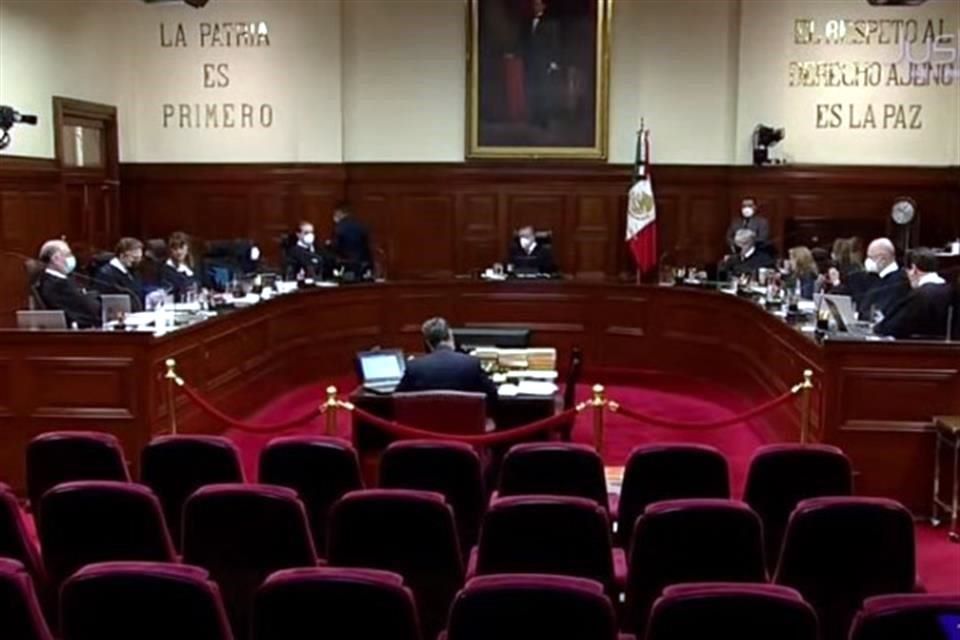 La Suprema Corte, la reforma eléctrica y el número mágico de ocho votos. ¿Qué es eso de desestimación? Abro hilo para no abogados explicando qué pasó y por qué paso eso.