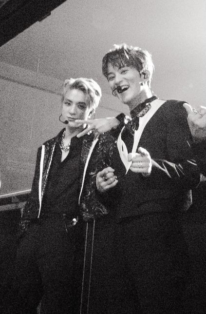 jjeennoolee23's tweet photo. DAY 9🐶👑
 Q : "Fav Jeno Moment With Other Member"
A : Selalu seneng liat Jeno Mark moments, apalagi mereka leader and captain or their group and they're also my bias and bias wrecker HEHEHE😆✌️

#JENO #제노 #NCTDREAM
#23Days_Jeno_Challenge 
#23일_제노_첼린지 
@NCTsmtown_DREAM https://t.co/b0KaLAIx2z