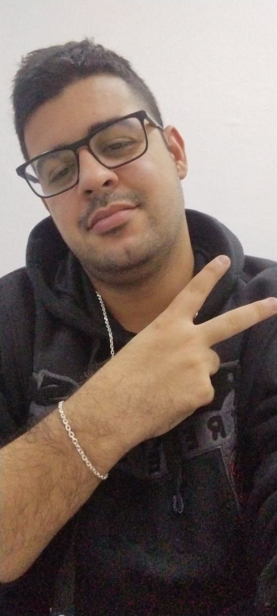 LuizPlay945's tweet photo. Alguém pra ser minha namorada https://t.co/5OKQhuiJkO