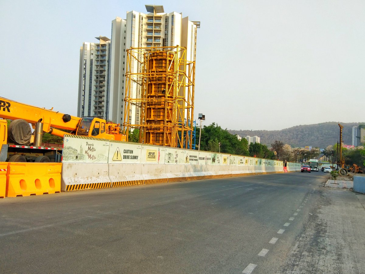 DEVESHS67071822's tweet photo. 🚨 #PuneMetro - 114 

Shuttering Work has started full fledged for a pillar at TCS, Hinjawadi Phase 3 for the Shivajinagar - Hinjawadi Metro Line 🚨

Detailed Video : https://t.co/IhfQ0jqUgy

@cbdhage @Sahilinfra2 @Shaikh_Mohsin12 @MetroPuneri @KawaleSaee @TheMetroRailGuy #Pune https://t.co/M0j6hLVT7E