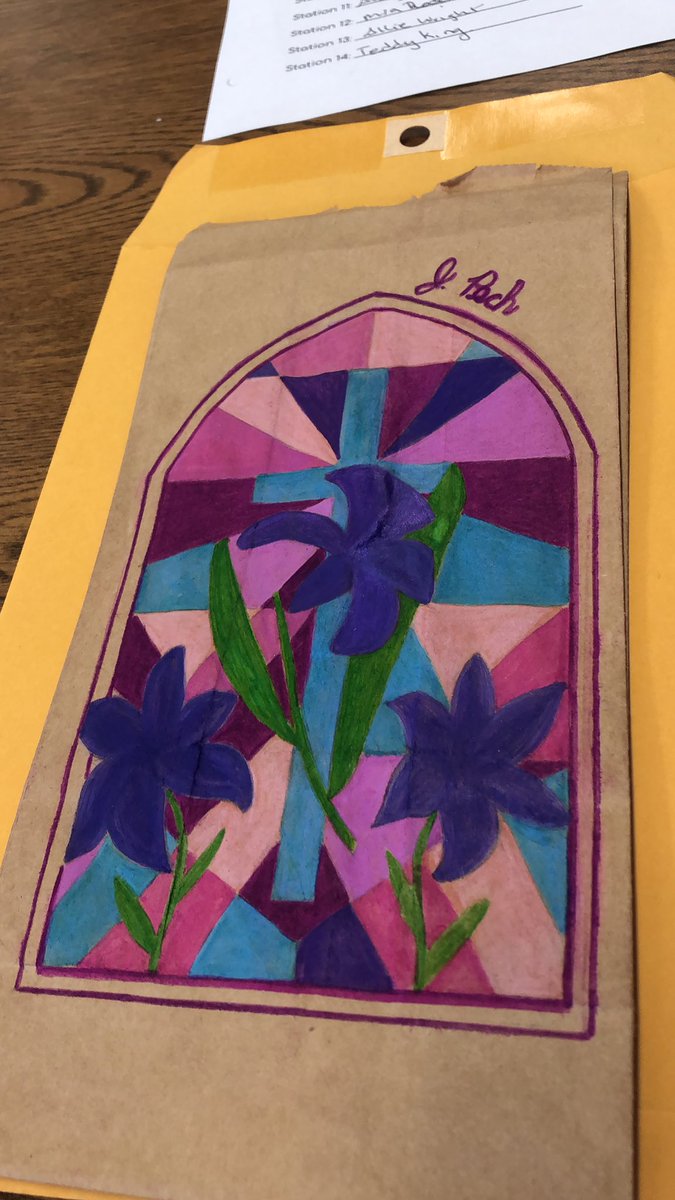 acs7p's tweet photo. I have the most amazing parents! Took pictures of lunch bags I have loved. Now I got one of my very own 💜 https://t.co/Pi2dR0LbHU