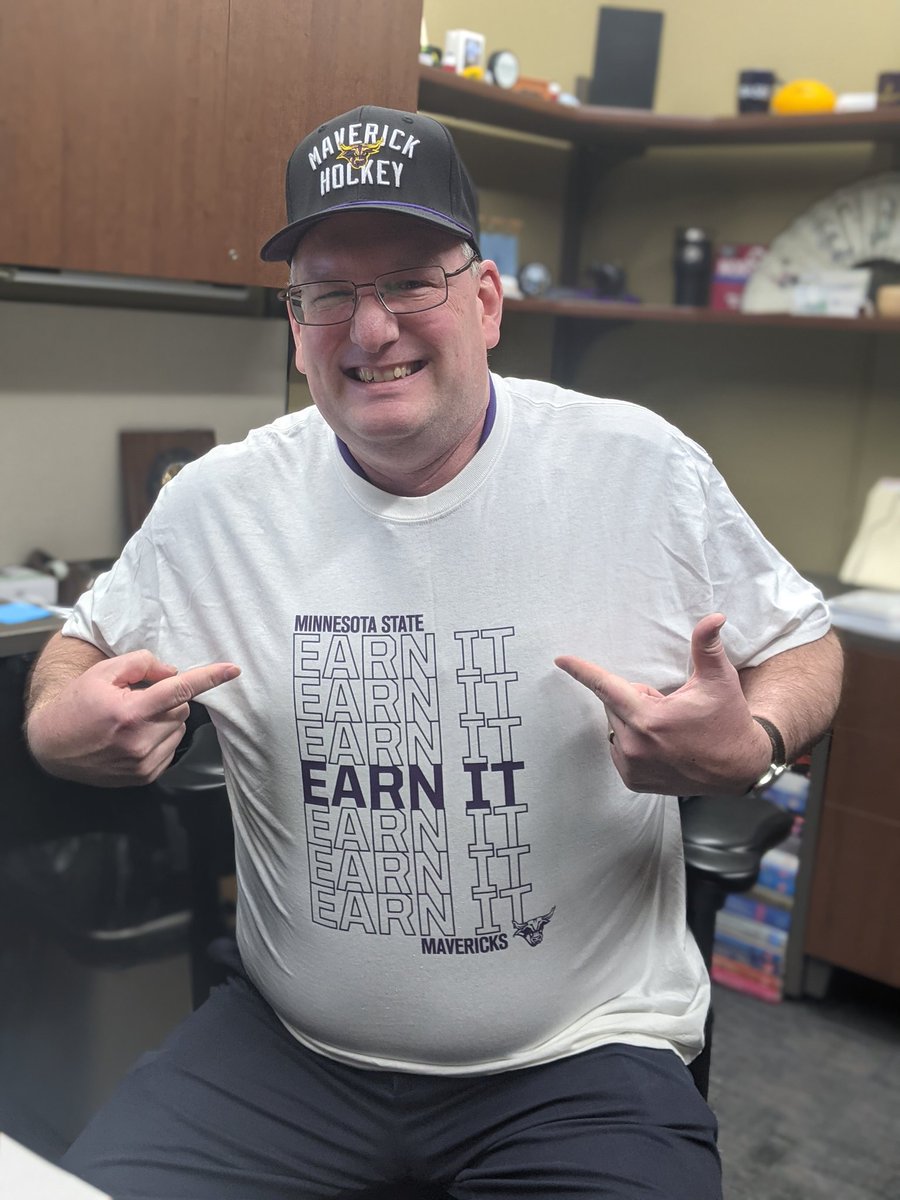 CSET_MNSU's tweet photo. @GeoInstitute @umichhockey @MinnStMHockey We made it! Go Mavs!!! https://t.co/2mOvTvrX5i