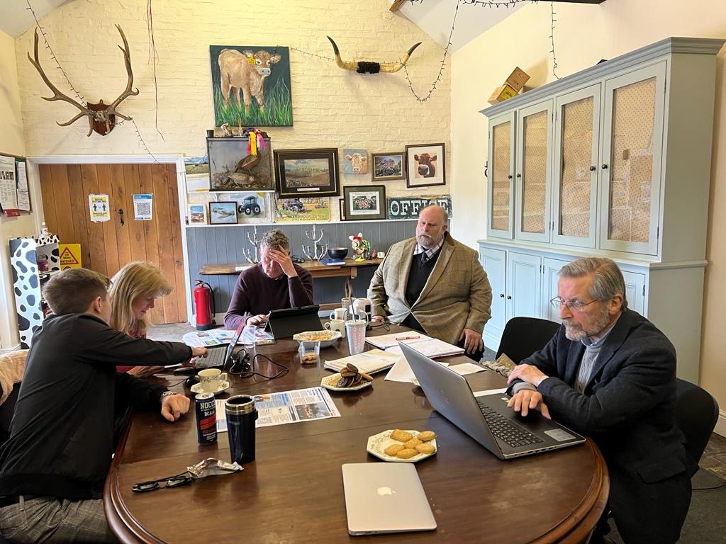 ‼️FRIDAY ROUND UP‼️
Had a great day today talking all things social media with Cllr Jane Walker Cllr Martin Towler Cllr Stephen Moon Cllr Sarah Gallagher and Cllr Alison Foster. 

#tomforchange #ukpolitics #politics #bedford  #bedfordpolitics #bedfordshire