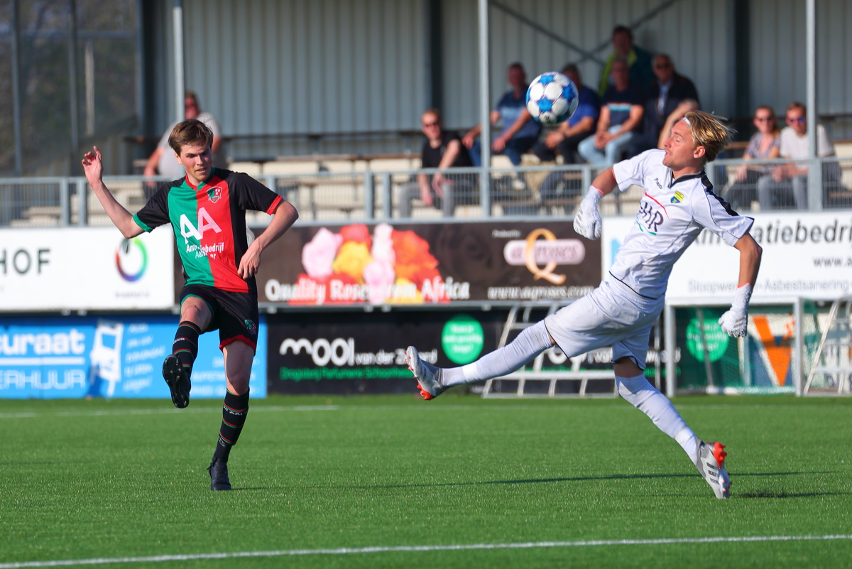 Strijd om derde plek: <a href="/fcAalsmeer/">FC Aalsmeer ⚽️</a> neemt het morgen op tegen het 1 plaats lager staande <a href="/osv_amsterdam/">OSV Amsterdam</a>. bit.ly/3Jo2EcL