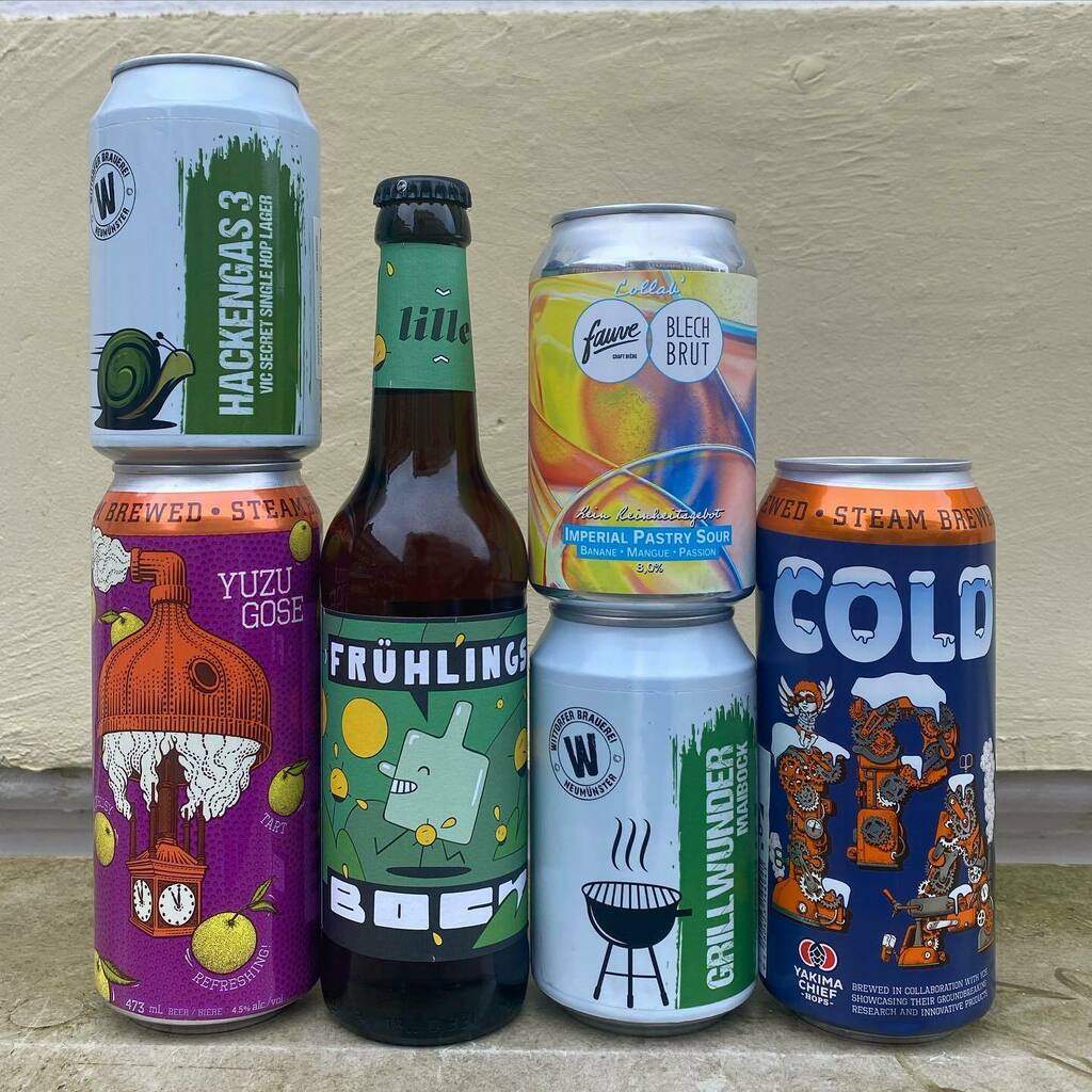 Bier in den Mai mit uns 🍻 

Endlich sind die Biere aus Vancouver 🇨🇦 angekommen und das Set ist vollständig. Vorbestellungen sind unterwegs und ihr könnt euer Set jetzt auch im Laden abholen. 

Wann? 30. April 20:15 Uhr 
Was? Sechs frische Biere aus den Kategorien Sauer, Maib…