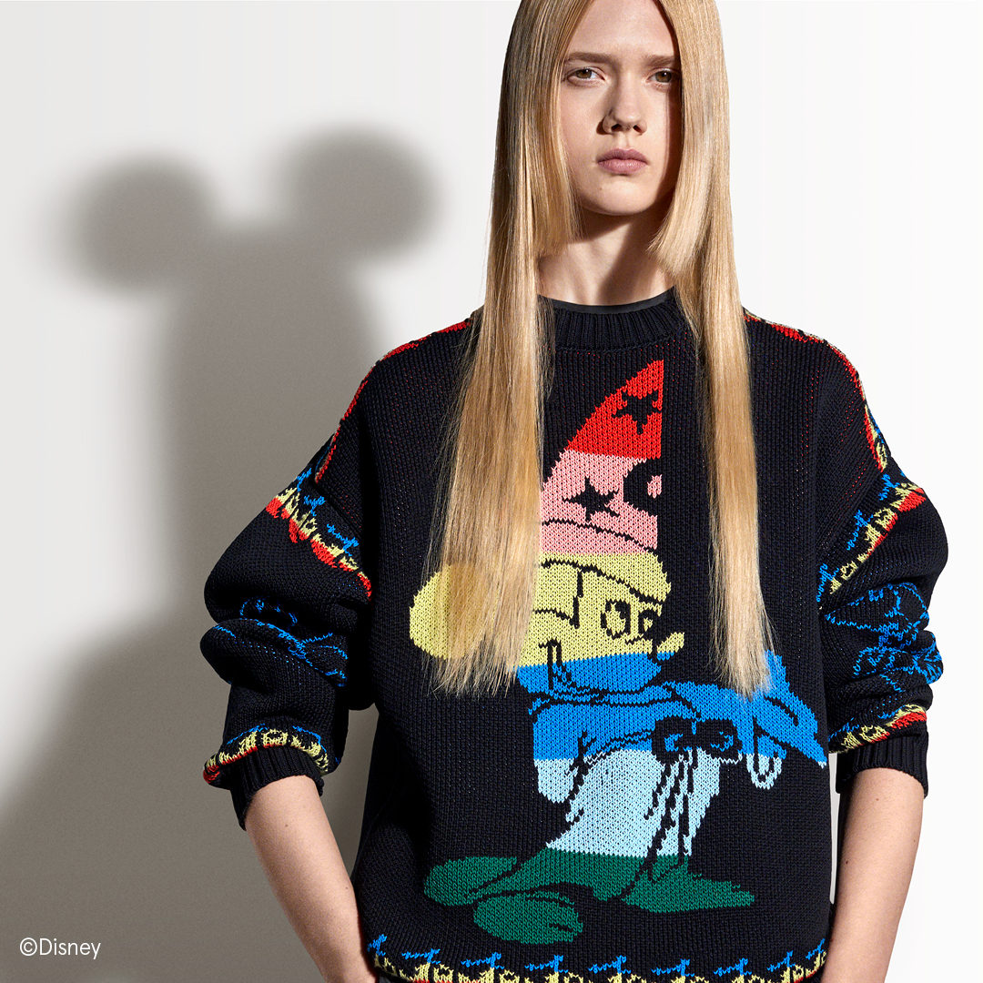StellaMcCartney's tweet photo. Irreverent pieces blend fantasy and fashion, uniting two of the planet’s iconic creative forces around ageless visuals and shared values.
Shop #StellaMcCartney Presents ©Disney Fantasia capsule in-store and online now: https://t.co/BXfghoQzGY
#Disney #StellaShared #MickeyMouse https://t.co/Vmt5lb72kT
