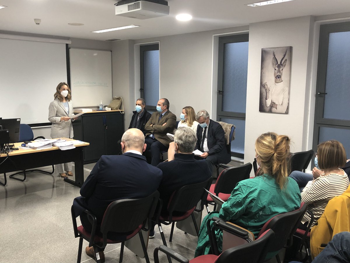Inauguración de las Jornadas de Formación "Memoria asistencial efectiva y afectiva para las Unidades de #Dolor y Servicios de Anestesia" <a href="/sedar_es/">SEDAR</a> <a href="/gsanchezantolin/">gloria s. antolin</a> <a href="/JoseJpfv/">jose pedro</a> <a href="/JG_Anestesia/">Javier Garcia Fernandez</a> <a href="/goni_zaballa/">María Goñi Zaballa</a>  <a href="/modefi/">"QUÉ TIENE QUE SABER MI JEFE"</a> <a href="/fgcasal/">Fundación Gaspar Casal</a> @Grunenthal_es