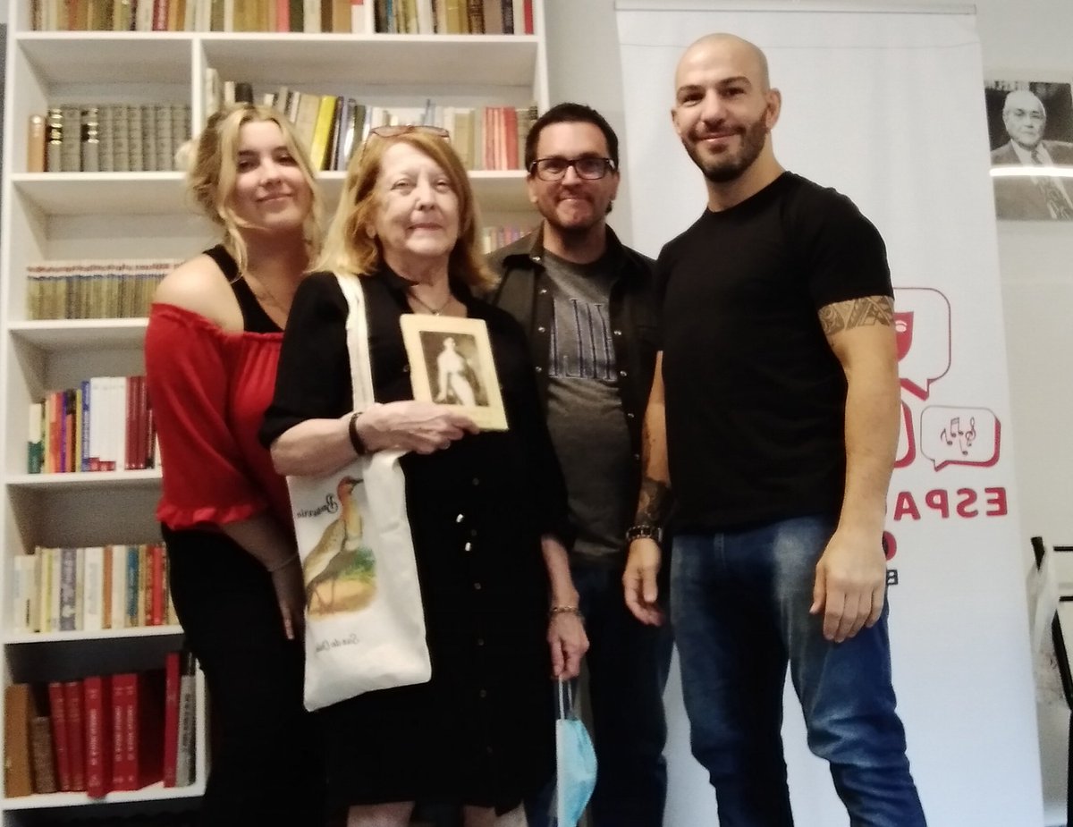 #ElviraRawson 
#BibliotecaDanteCaputo 
<a href="/UCRCapital/">UCR CABA</a> <a href="/radicalesxarg/">Radicales x Argentina</a> <a href="/Yaco_Emiliano/">Emiliano Yacobitti</a> <a href="/TanoAngelici/">Daniel Angelici</a>
<a href="/ateneorecoleta/">Ateneo de la Recoleta Elvira Rawson</a> <a href="/ateneodepalermo/">Ateneo de Palermo Elvira Rawson</a> <a href="/hernan_najenson/">Hernan Najenson</a> <a href="/_nietochristian/">Christian Nieto</a>
Gracias <a href="/lady_josedemail/">Lady Macbeth</a> por visitar nuestro Espacio, elogiar nuestra biblioteca y tomar un libro prestado 😀