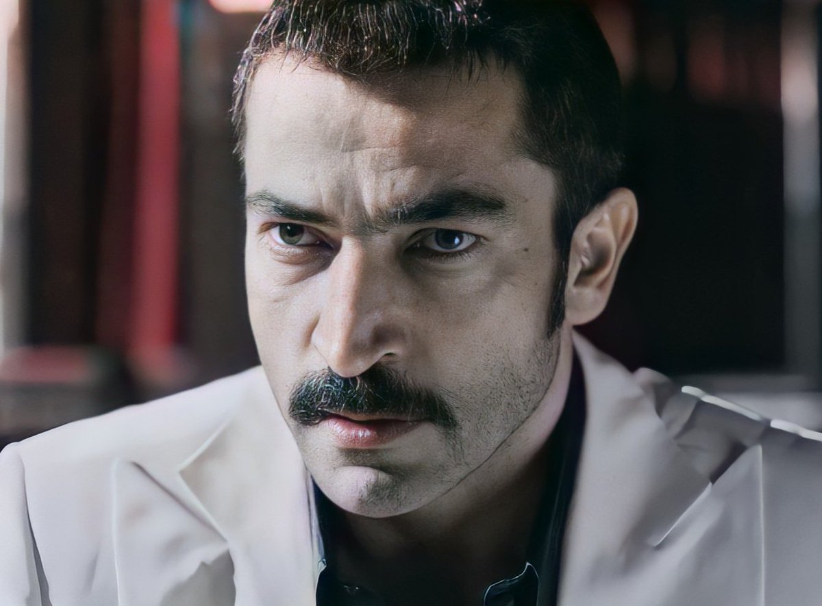 engy_nogamoon's tweet photo. 😌♥️🖤🔥💯
""Sen yanmazsan, Ben yanmazsam, Nasıl çıkar Karanlıklar aydınlığa""👩⚖️🙇♂️🖋🕳💡💥
#Kenanİmirzalıoğlu #BergüzarKorel #Karadayı #Mahir #Feride #Mahfer #Ezel #Yargı #Teşkilat #SonYaz #Çukur #EfYam #EfLey #EsZan #Hanker #llCey #ZehSer #Mahkum #Baba #explore 🔥💯✒ https://t.co/lWEMubkjFD