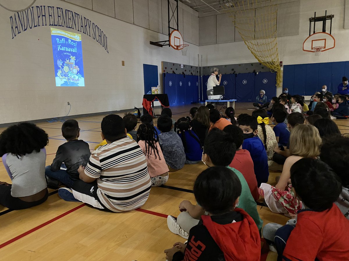 MrsKowalevicz's tweet photo. . @RandolphStars first graders loved our visit with @LuluDelacre this morning!📚🤗 #APSisAwesome @LibraryRandolph #RandolphReads #ArlingtonReads #FunInFirst https://t.co/6FFSoxxAhn
