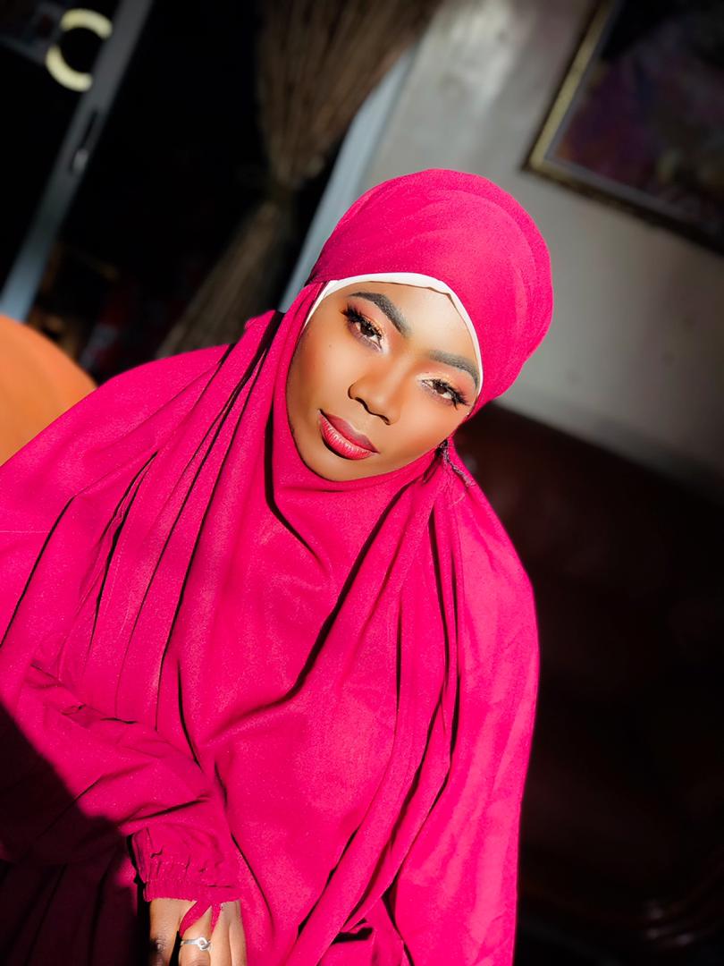 FatouMarone11's tweet photo. Coucou suis nouvelle qui pour m'accueillir 🥰🥰 https://t.co/RIe7PngN82