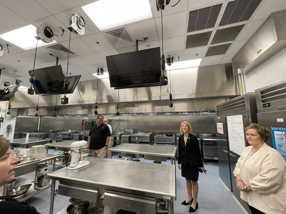 A HUGE thank you to <a href="/Dr_Rob_Jackson/">Dr. Rob Jackson</a> <a href="/AllisonCTE/">Allison Dees</a> Tracy Mancini, President of Carteret Community College &amp; Crystal Bailey for hosting our Southeast CTE Curriculum &amp; Instruction Management Coordinators today as we grow &amp; learn together #growingleaders #CTEforNC