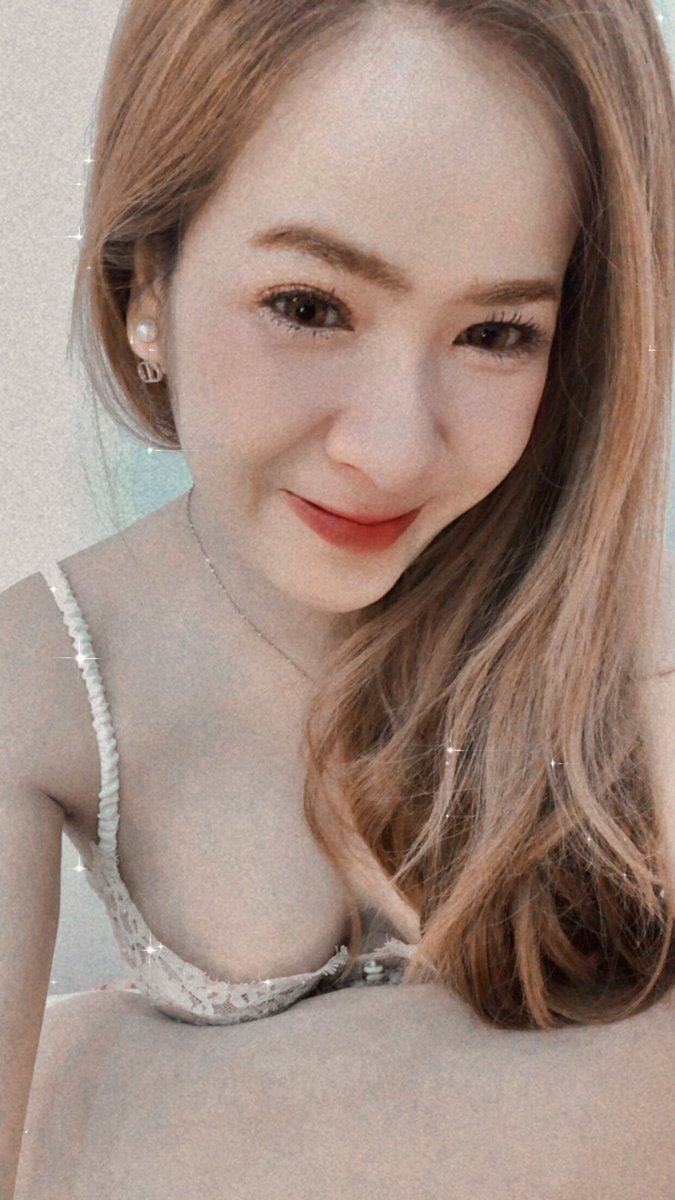 Janie19Jj's tweet photo. มองหน้าเราเห็นอะไร คนที่ใช่รึว่าคนที่ชอบอ่ะคะ 😝 #รับงาน #แอดไลน์ Line :@janie19 https://t.co/fqUtmveBfD