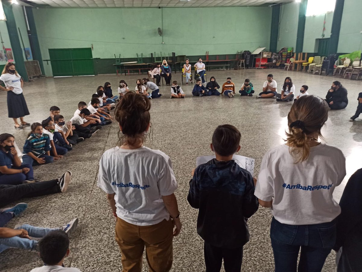Cercanía Rosario (@cercaniaros) on Twitter photo En el día de hoy estuvimos visitando a los chicas y chicos de la Escuela Nro 1078 John F. Kennedy, en el barrio Grandoli <a href="/CMDSur/">Distrito Sur</a>
Se trabajó en el marco de la Campaña del Respeto y del Laboratorio de Acupuntura Ciudadana (LAC), compartiendo el Decálogo del Respeto y charlando En el día de hoy estuvimos visitando a los chicas y chicos de la Escuela Nro 1078 John F. Kennedy, en el barrio Grandoli <a href="/CMDSur/">Distrito Sur</a>
Se trabajó en el marco de la Campaña del Respeto y del Laboratorio de Acupuntura Ciudadana (LAC), compartiendo el Decálogo del Respeto y charlando