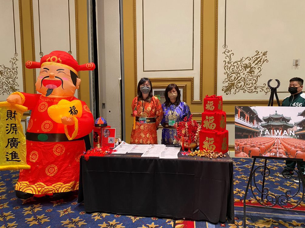 efexchangeyear's tweet photo. Last week our global team came together in Las Vegas for our National Conference. Was a weekend of learning, fun &amp; connecting as a team for the first time in two years!
Everyone left reminded of why we are all part of cultural exchange. #WeAreEF #EFExchangeStories https://t.co/tTL5eq4o69