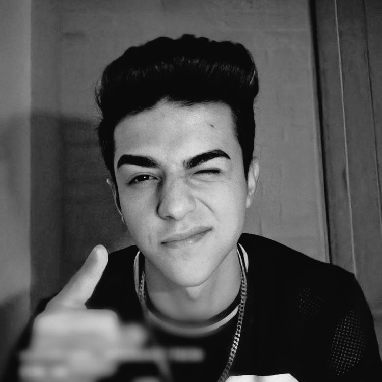 aycaxodc's tweet image. Bırak artık o şemsiyeyi,
Belki bu ıslandığın son yağmurdur..&apos;