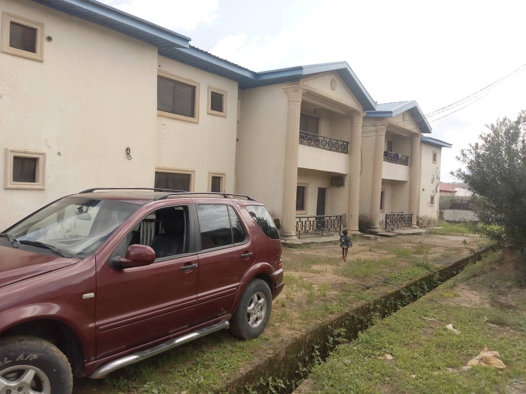 BlueProperti's tweet photo. Property Alert! 
2 Blocks of 4 Flats each for sale in Jikwoyi, Abuja. 

Title: CofO 

Price: 120m (60m per Block) 

Kindly help retweet! 
@oladipo_sarah @iyaboawokoya @Peruzzi @haqiru @woye1 @AyoOyalowo @GarShehu @AfolabisamuelC1 @OmoyineVictory @awoyemidavidt @johnadegboye3 https://t.co/LRBFqsKFB6