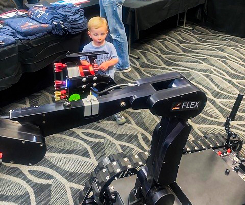 ICORTechnology's tweet image. You will be just as impressed with the FLEX as he is! Contact us if you would like to know why!⁠
⁠⁠
----⁠
⁠
#caliberrobot #eod #ied #bombdisposal #bombdisposalrobot #bombrobot #bombsquad #police #policerobot #robot⁠ #brinc #txpsrobots